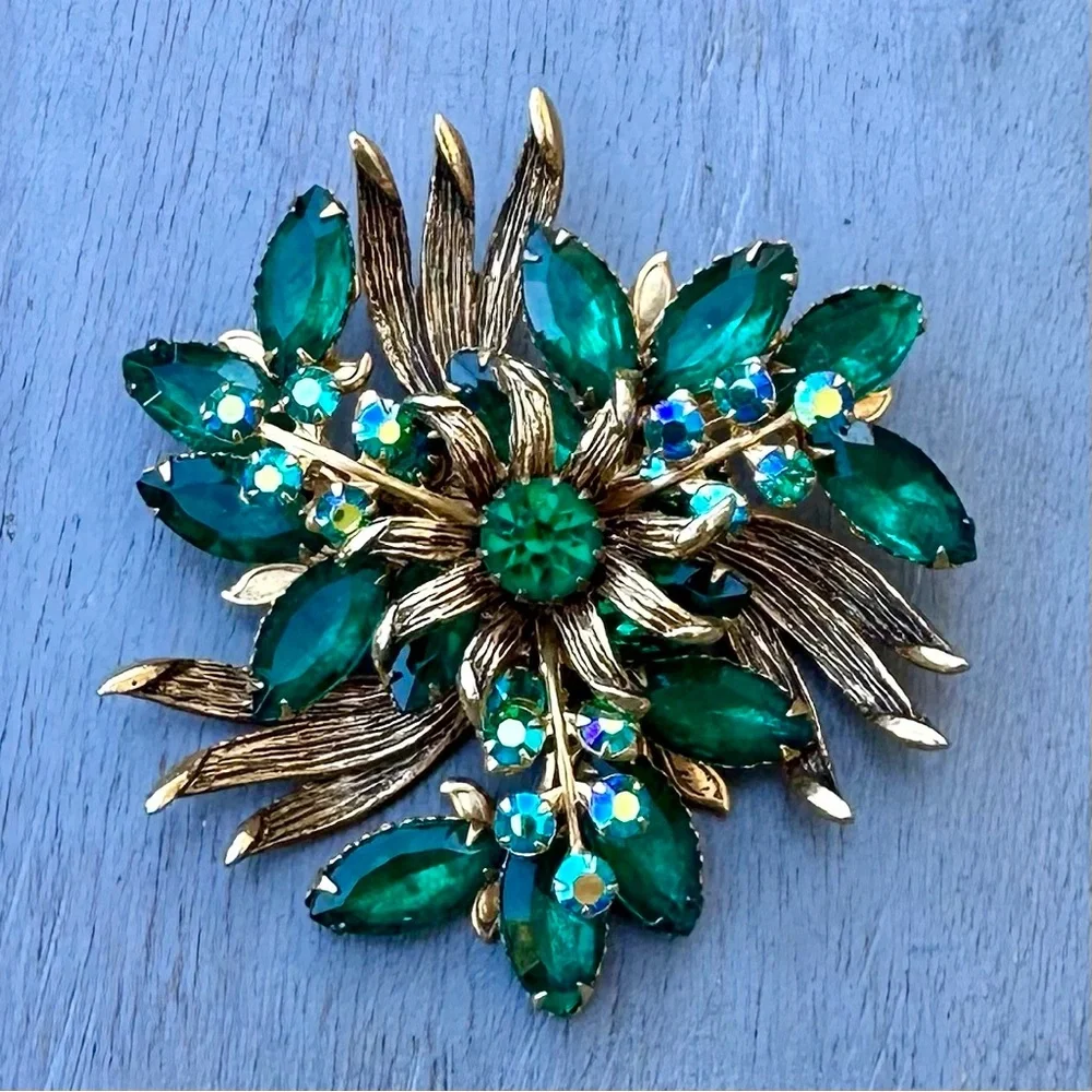 Vintage Gold & Green Floral Brooch - Picture 1 of 11